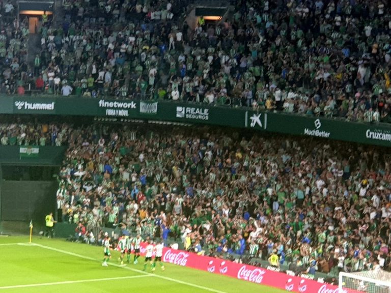 Borja Iglesias celebration